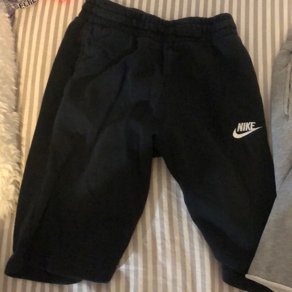 Shorts - Picture 2 of 3